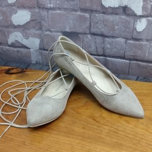 Chinese Laundry lace up flat.